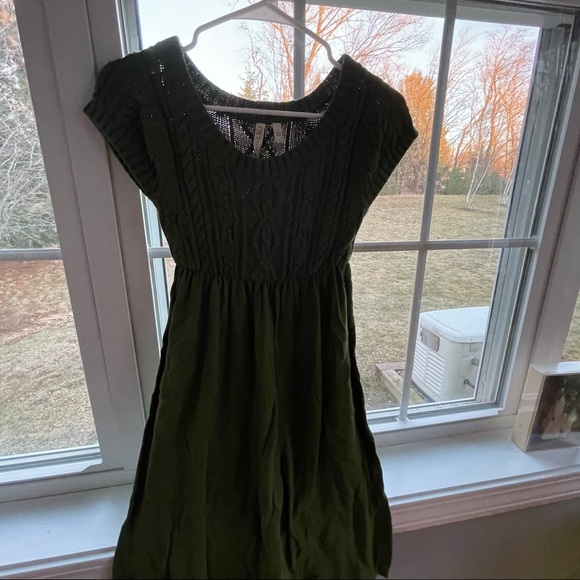 Green cotton short sleeved dress (small) - Picture 9 of 9